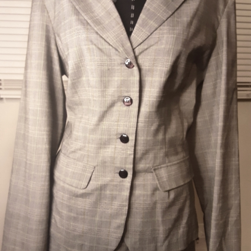 K Spencer 2 Piece Suit. Skirt & Jacket Grey plaid stripes.